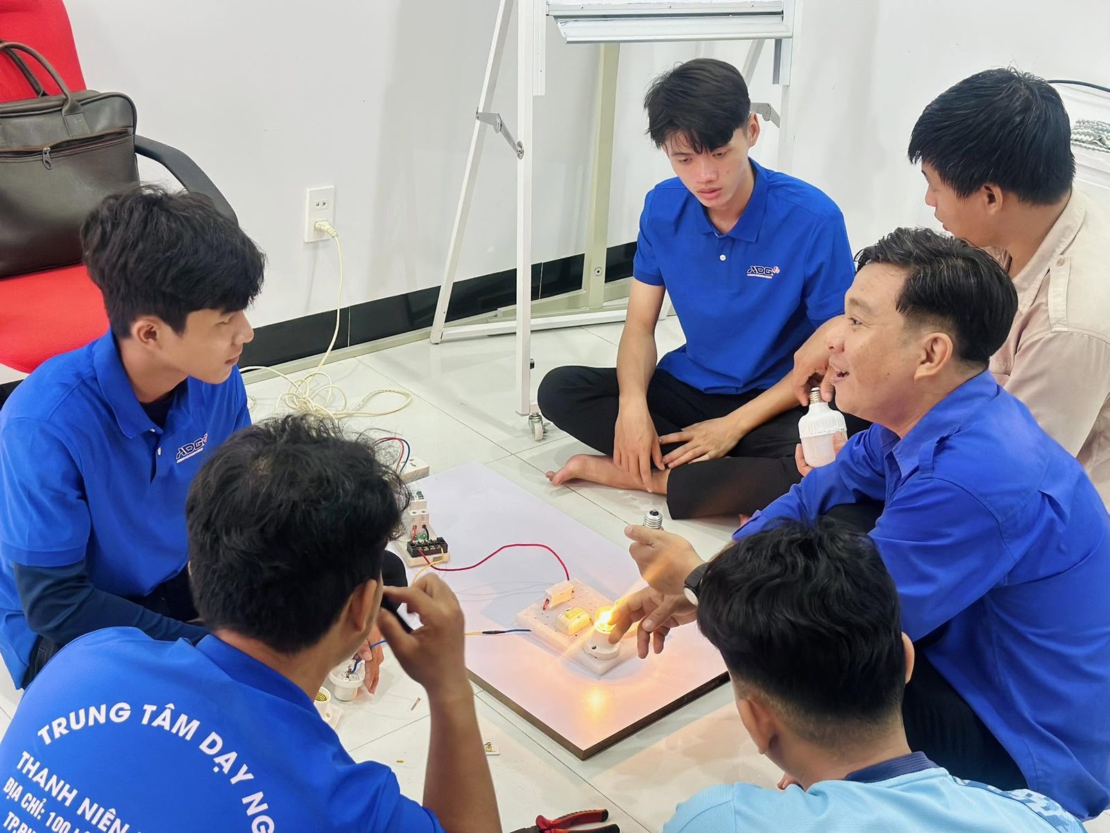 Trải Nghiệm Học Tập Thực Tế Tại Trung Tâm Dạy Nghề ADG